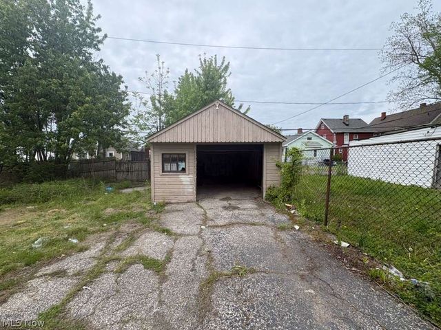 7901 New York Avenue, Cleveland, OH 44105