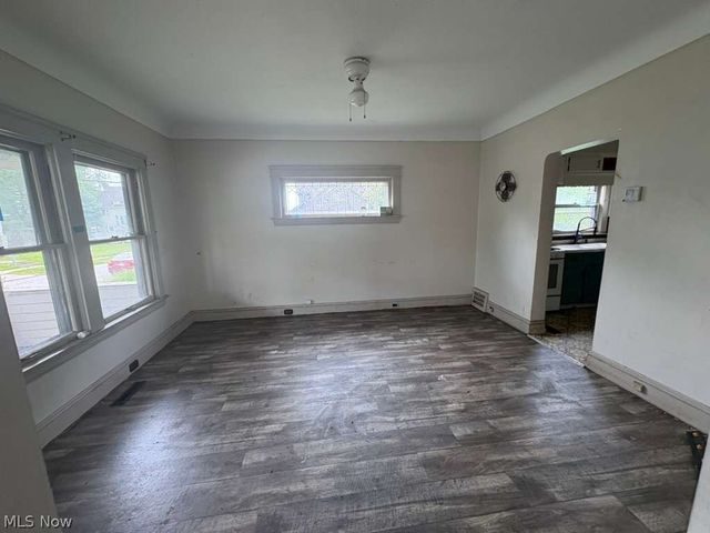 7901 New York Avenue, Cleveland, OH 44105