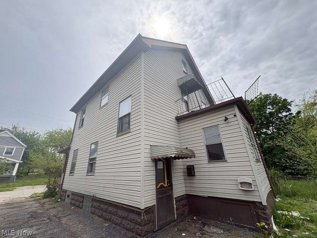 7901 New York Avenue, Cleveland, OH 44105