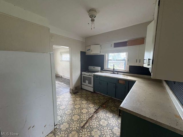 7901 New York Avenue, Cleveland, OH 44105