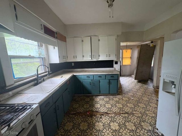 7901 New York Avenue, Cleveland, OH 44105