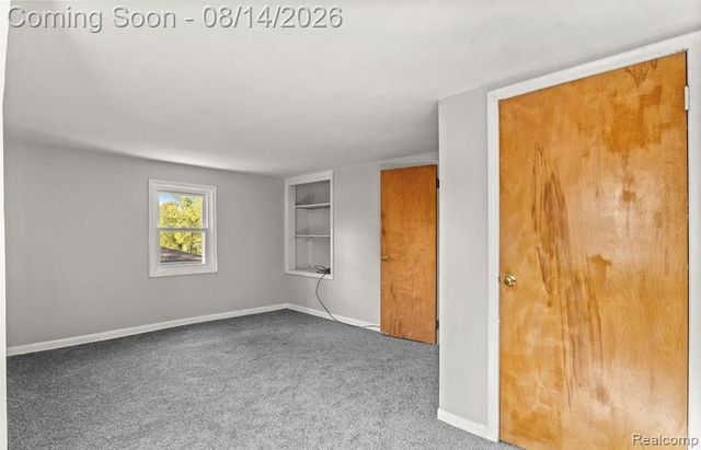 6644 N Vernon Street, Dearborn Heights, MI 48127