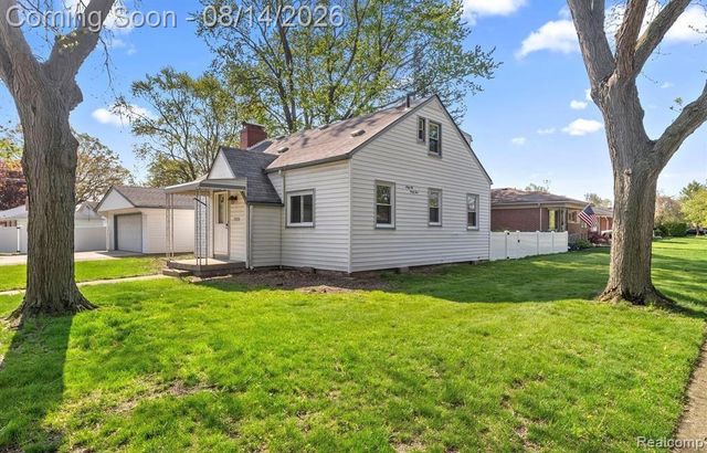 6644 N Vernon Street, Dearborn Heights, MI 48127