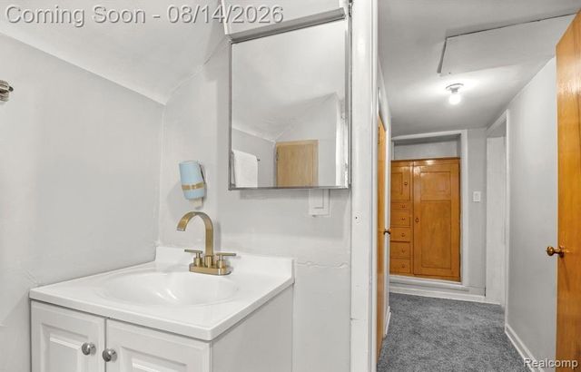 6644 N Vernon Street, Dearborn Heights, MI 48127