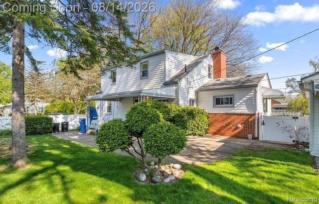 6644 N Vernon Street, Dearborn Heights, MI 48127