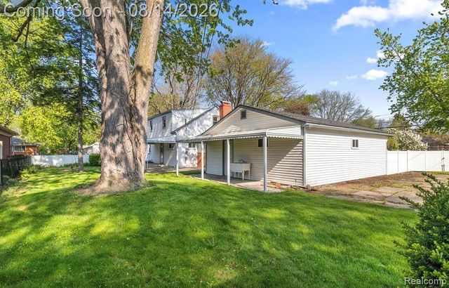 6644 N Vernon Street, Dearborn Heights, MI 48127
