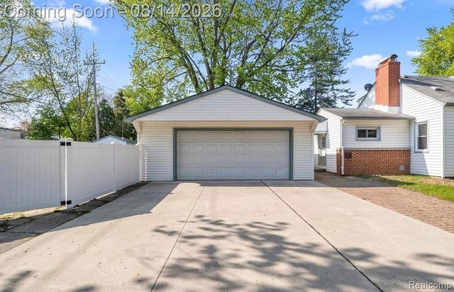 6644 N Vernon Street, Dearborn Heights, MI 48127