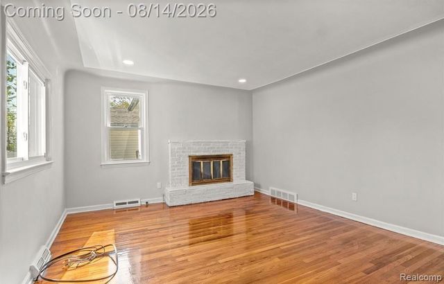 6644 N Vernon Street, Dearborn Heights, MI 48127