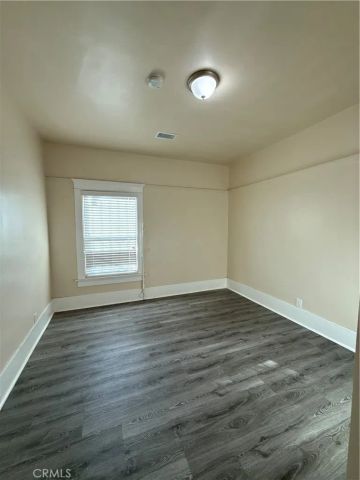 240 W 54th, Los Angeles, CA 90037