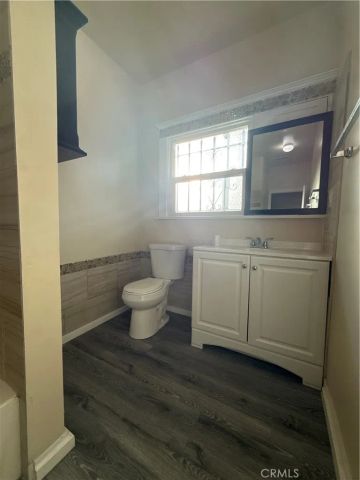 240 W 54th, Los Angeles, CA 90037