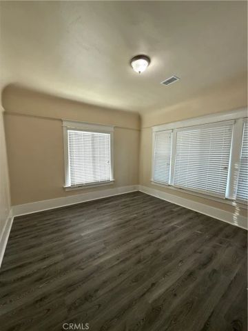 240 W 54th, Los Angeles, CA 90037