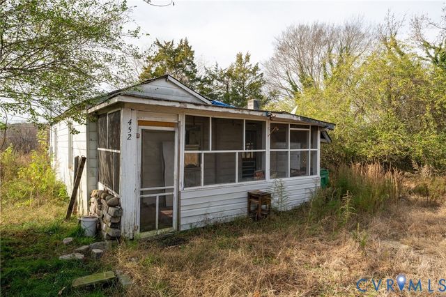 452 Orange Ln, Petersburg, VA 23803