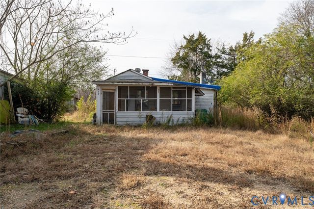 452 Orange Ln, Petersburg, VA 23803