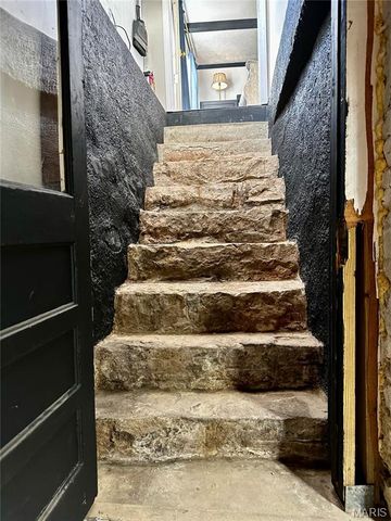 3986 Highway E, New Haven, MO 63068