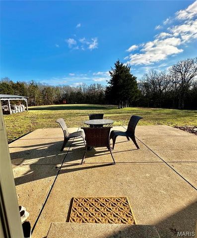 3986 Highway E, New Haven, MO 63068