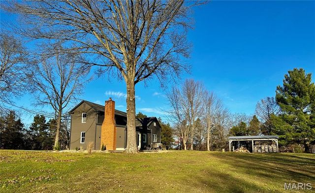 3986 Highway E, New Haven, MO 63068