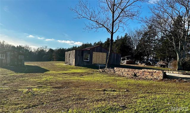 3986 Highway E, New Haven, MO 63068