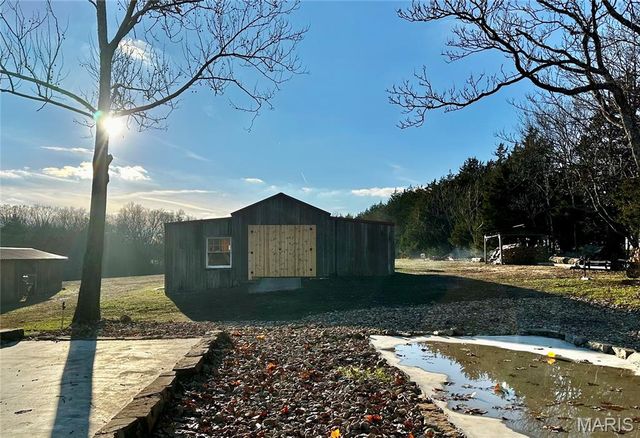 3986 Highway E, New Haven, MO 63068