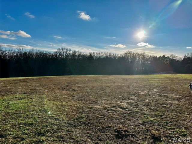 3986 Highway E, New Haven, MO 63068