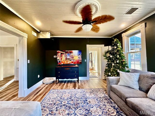 3986 Highway E, New Haven, MO 63068