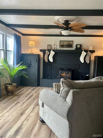 3986 Highway E, New Haven, MO 63068