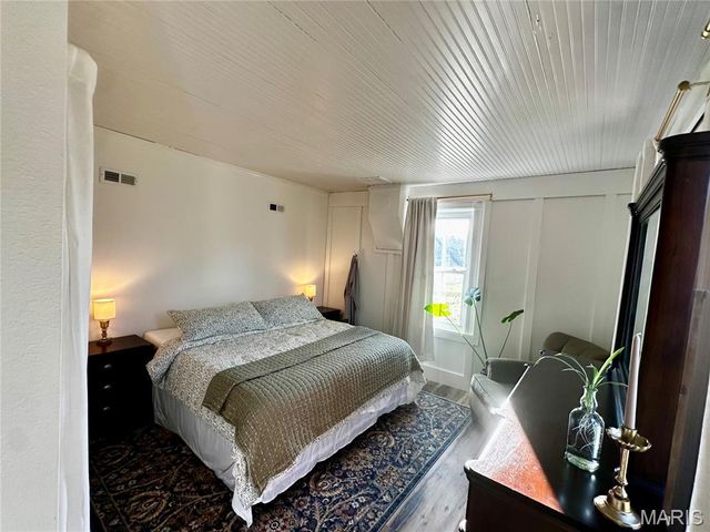 3986 Highway E, New Haven, MO 63068