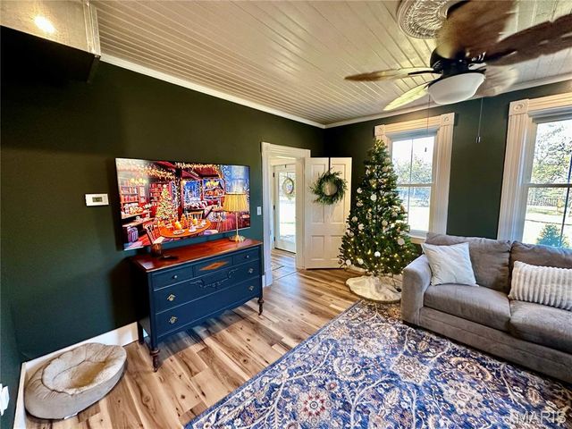 3986 Highway E, New Haven, MO 63068