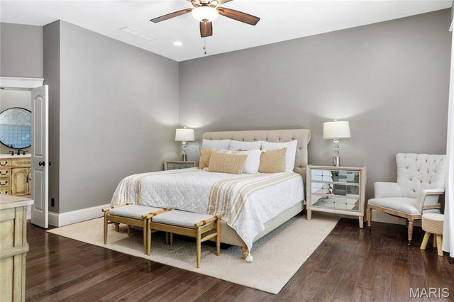 884 Village Brook Court, Ballwin, MO 63021
