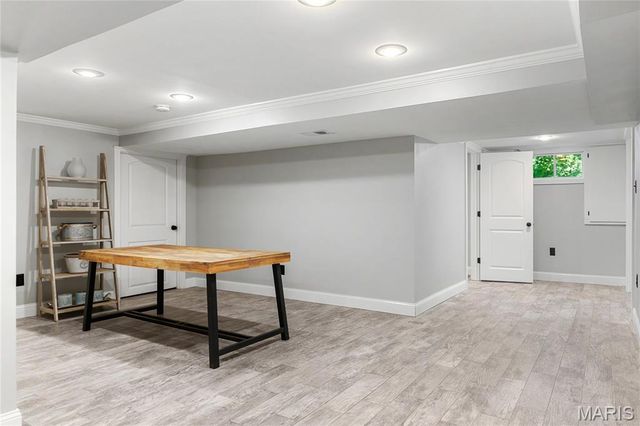 884 Village Brook Court, Ballwin, MO 63021