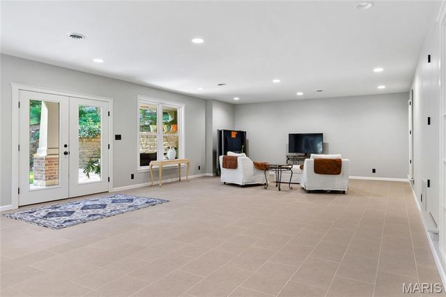 884 Village Brook Court, Ballwin, MO 63021