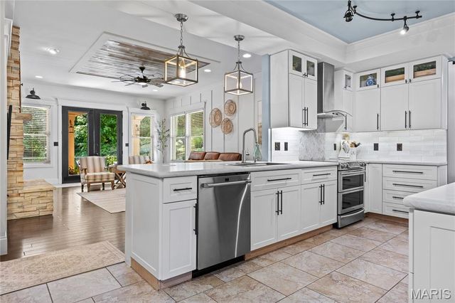 884 Village Brook Court, Ballwin, MO 63021