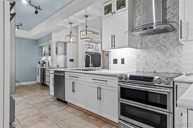 884 Village Brook Court, Ballwin, MO 63021