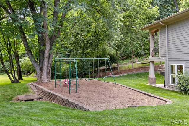 884 Village Brook Court, Ballwin, MO 63021