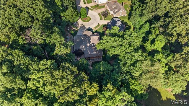 884 Village Brook Court, Ballwin, MO 63021