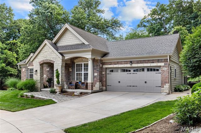 884 Village Brook Court, Ballwin, MO 63021