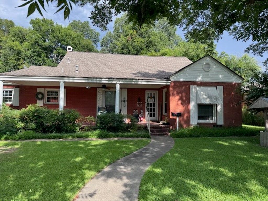606 N Johnson Street, Mineola, TX 75773
