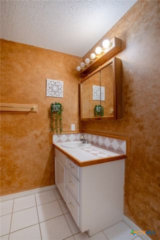 204 Grouse Road, Victoria, TX 77905