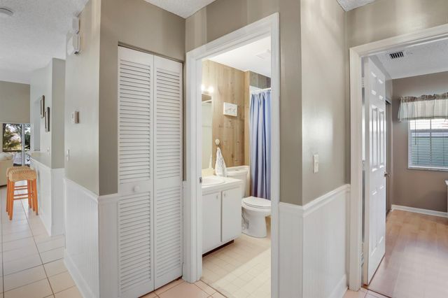 2543 Country Golf Drive, Wellington, FL 33414