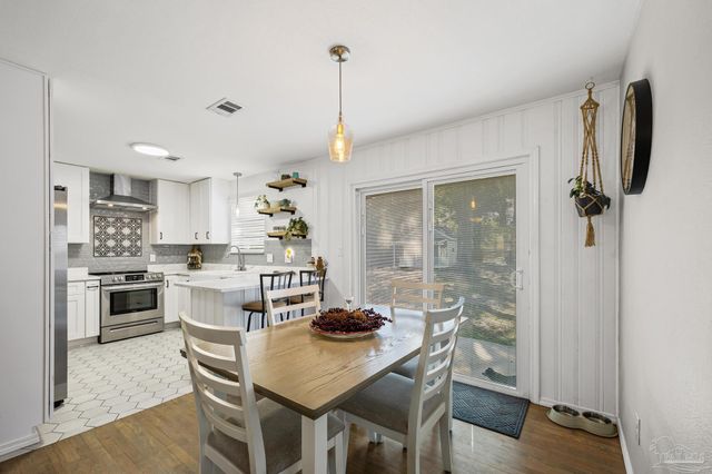 815 Lakewood Rd, Pensacola, FL 32507