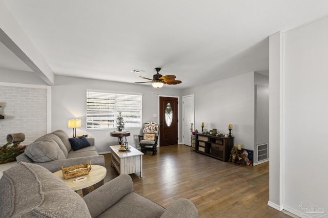 815 Lakewood Rd, Pensacola, FL 32507