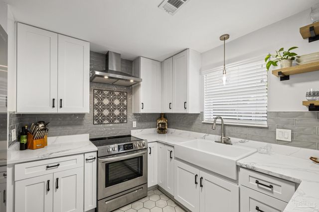 815 Lakewood Rd, Pensacola, FL 32507