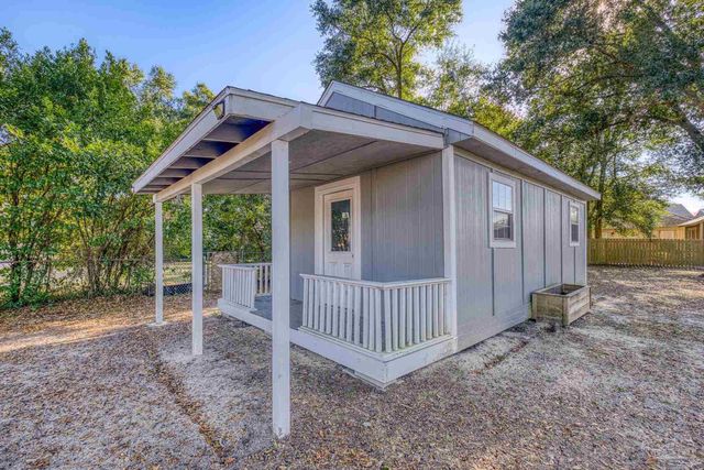 815 Lakewood Rd, Pensacola, FL 32507