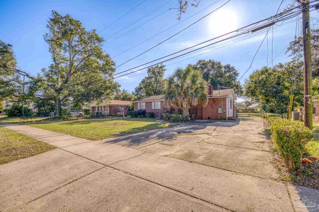 815 Lakewood Rd, Pensacola, FL 32507