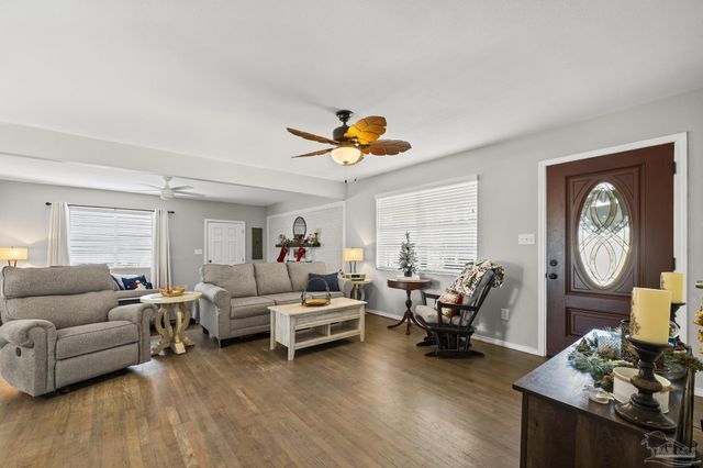 815 Lakewood Rd, Pensacola, FL 32507