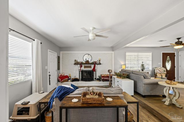 815 Lakewood Rd, Pensacola, FL 32507