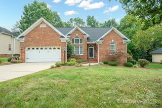 1522 35th Avenue NE, Hickory, NC 28601