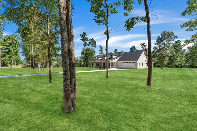 1087 Jones Road, New Waverly, TX 77358