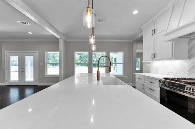1087 Jones Road, New Waverly, TX 77358