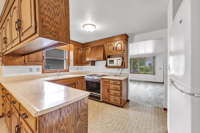 1343 EMILIE STREET, Green Bay, WI 54301