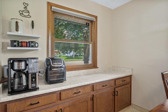 1411 Manitowoc AVENUE, South Milwaukee, WI 53172